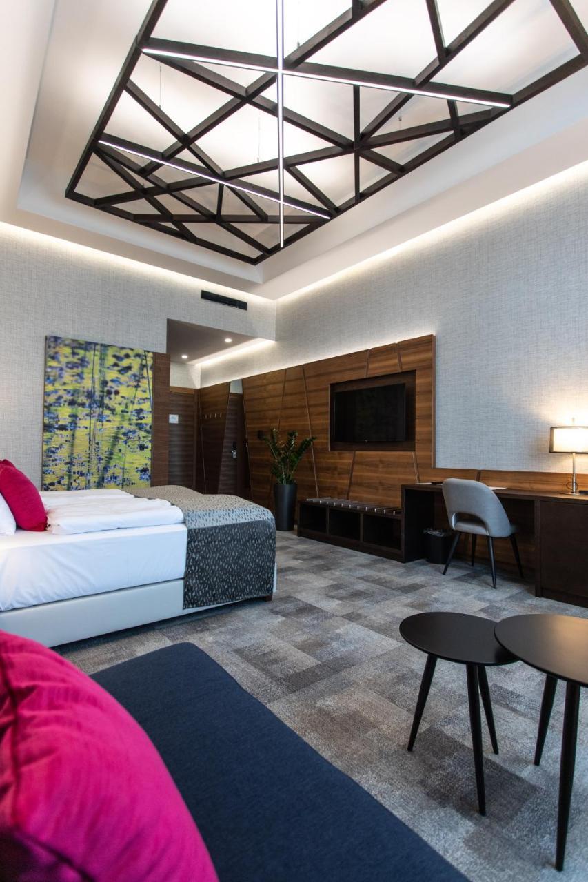 Artis Boutique Hotel ソンバトヘイ エクステリア 写真